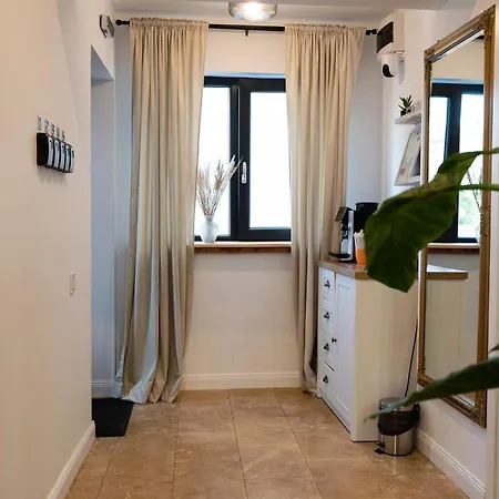 Lazynest 3* Bukarest