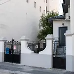 Lazynest Aparthotel 3*
