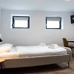 Lazynest Aparthotel 3*