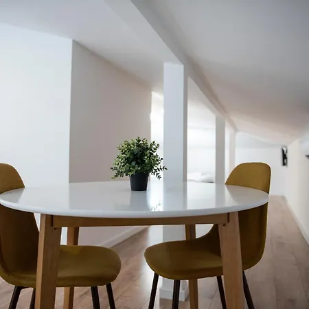 Aparthotel Lazynest 3*
