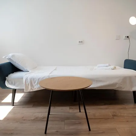 Lazynest 3* בוקרשט