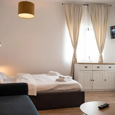 Lazynest Aparthotel Boekarest