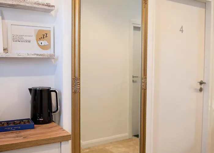 Lazynest Aparthotel 3*