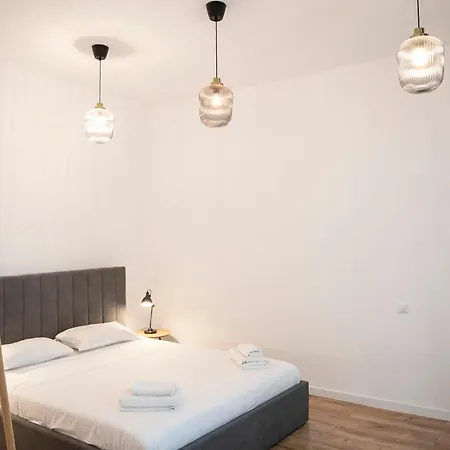 Lazynest Lejlighedshotel