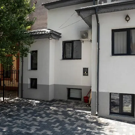 Lazynest Apartmanhotel 3*